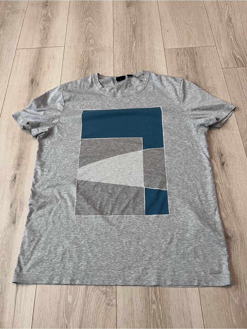 Hugo Boss Grey Tee with Teal Graphic Panel